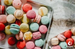 شیرینی ماکارون | از تاریخچه تا بررسی انواع شیرینی ماکارون رنگی (فرانسوی، ایتالیایی و سوئیسی)
